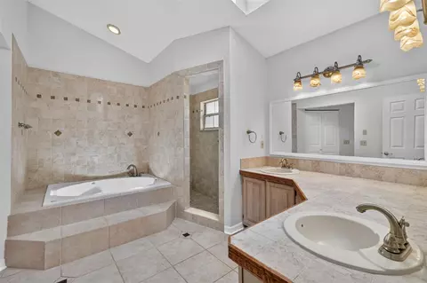 Bath - 37130 County Road 439, Eustis, FL 32736 photo 2 of 5