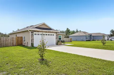 Exterior - 40688 E 9th Ave, Umatilla, FL 32784 photo 4 of 9