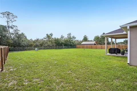 Exterior - 40688 E 9th Ave, Umatilla, FL 32784 photo 7 of 9