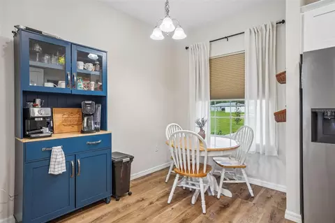 Dining - 40688 E 9th Ave, Umatilla, FL 32784 photo 1 of 1