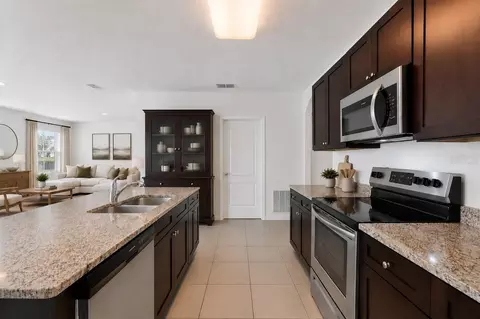 Kitchen - 330 Briar Patch Loop, Davenport, FL 33896 photo 2 of 4