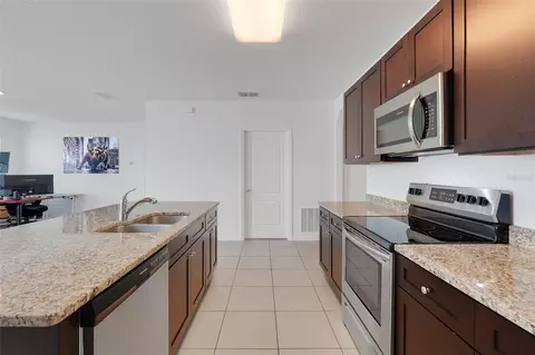 Kitchen - 330 Briar Patch Loop, Davenport, FL 33896 photo 4 of 4