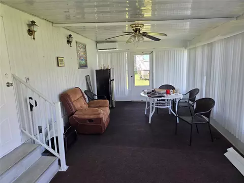 Exterior - 10228 SE 24th St, Webster, FL 33597 photo 4 of 7