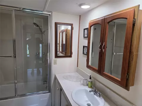 Bath - 10228 SE 24th St, Webster, FL 33597 photo 1 of 3
