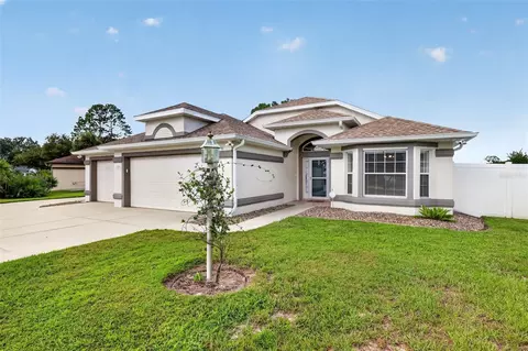 11506 Lake Dr, Leesburg, FL 34788