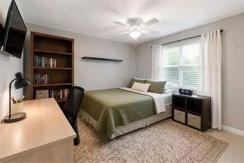 Bedroom - 1330 Monterey Dr, Eustis, FL 32726 photo 3 of 6