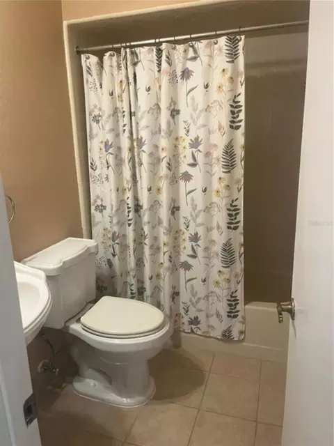 Bath - 15 Cove Ln, Eustis, FL 32726 photo 1 of 2