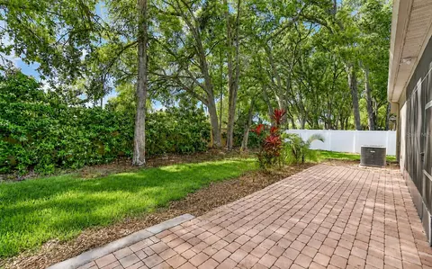Exterior - 105 E Blue Water Edge Dr, Eustis, FL 32736 photo 2 of 2