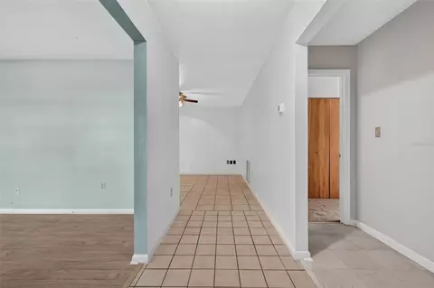 Entry Way - 5 Hermosa Dr, Eustis, FL 32726 photo 2 of 3