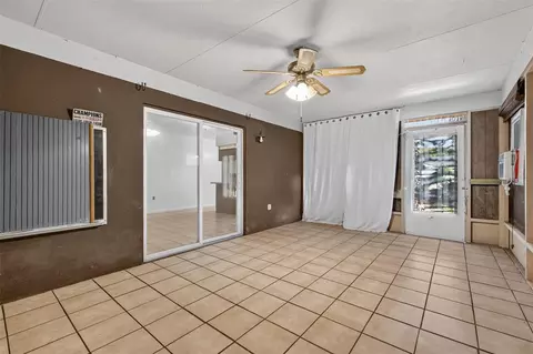 Exterior - 5 Hermosa Dr, Eustis, FL 32726 photo 4 of 10