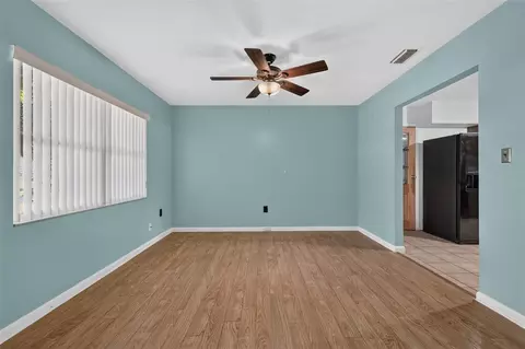 Living - 5 Hermosa Dr, Eustis, FL 32726 photo 4 of 8
