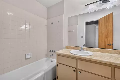 Bath - 5 Hermosa Dr, Eustis, FL 32726 photo 2 of 3