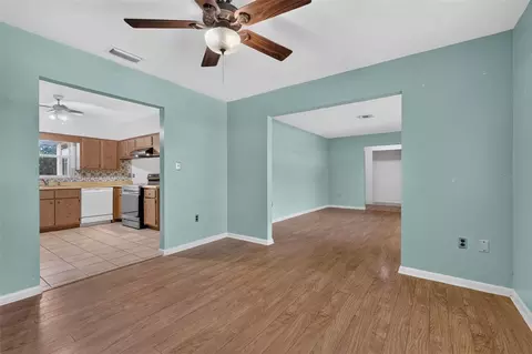 Living - 5 Hermosa Dr, Eustis, FL 32726 photo 5 of 8