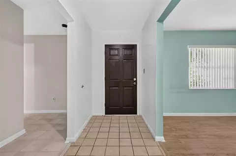 Entry Way - 5 Hermosa Dr, Eustis, FL 32726 photo 1 of 3