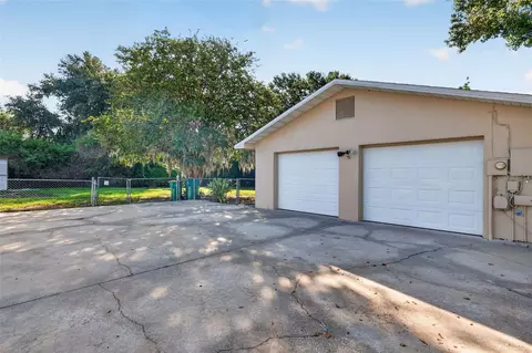Exterior - 5 Hermosa Dr, Eustis, FL 32726 photo 5 of 10