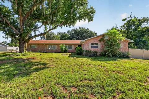 Exterior - 5 Hermosa Dr, Eustis, FL 32726 photo 3 of 10