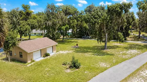 1055 Cr-453, Lake Panasoffkee, FL 33538