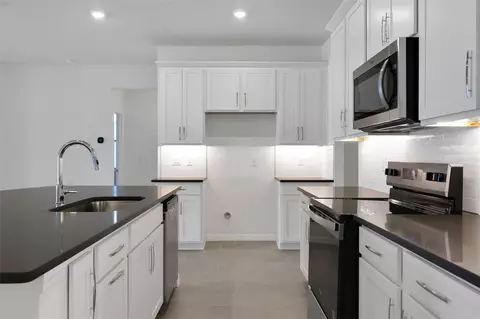 Kitchen - 7388 Sea Manatee St, Parrish, FL 34219 photo 4 of 4