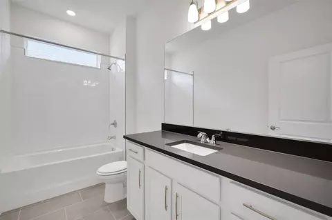 Bath - 7388 Sea Manatee St, Parrish, FL 34219 photo 3 of 3
