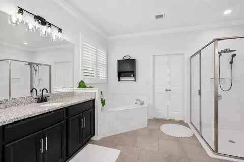 Bath - 1529 Alligator St, Saint Cloud, FL 34771 photo 3 of 6