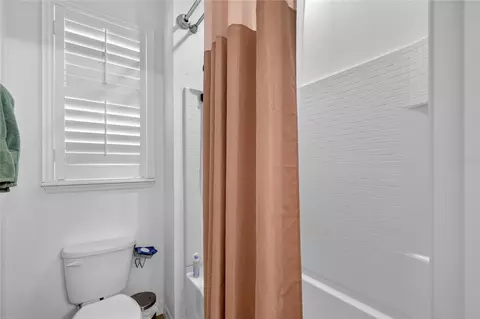 Bath - 1529 Alligator St, Saint Cloud, FL 34771 photo 5 of 6