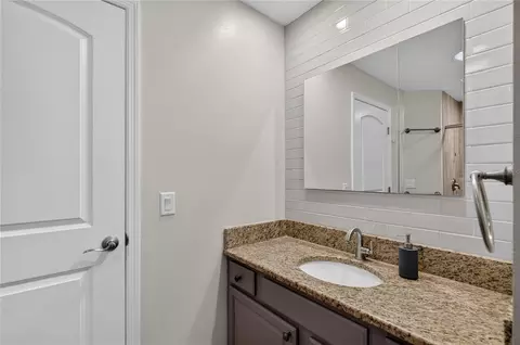 Bath - 19923 W Eldorado Dr, Eustis, FL 32736 photo 4 of 5