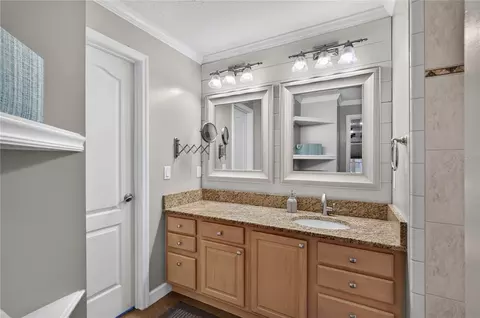 Bath - 19923 W Eldorado Dr, Eustis, FL 32736 photo 1 of 5