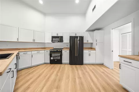 Kitchen - 375 N Highview Ave, Hernando, FL 34442 photo 2 of 3