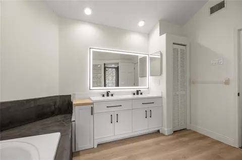 Bath - 375 N Highview Ave, Hernando, FL 34442 photo 6 of 9