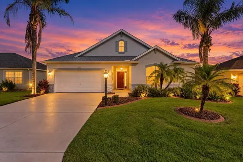 1025 Winnsboro Dr, The Villages, FL 32162