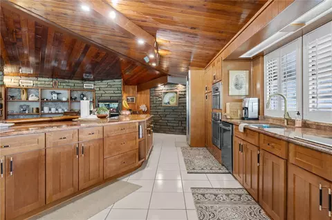 Kitchen - 1830 SE 3rd Ct, Crystal River, FL 34429 photo 3 of 6