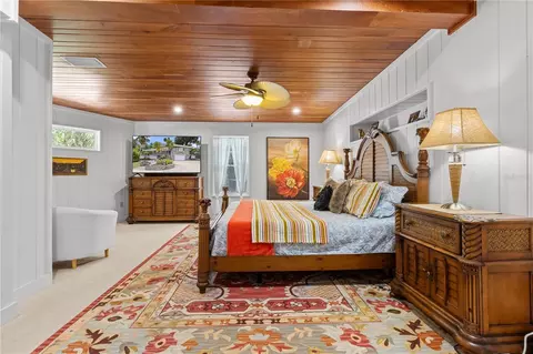Bedroom - 1830 SE 3rd Ct, Crystal River, FL 34429 photo 6 of 7