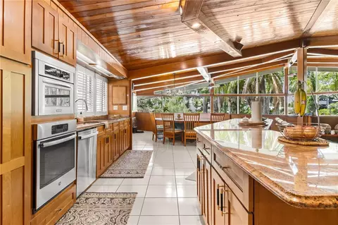 Kitchen - 1830 SE 3rd Ct, Crystal River, FL 34429 photo 5 of 6