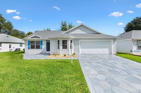 915 Ventura Dr, Lady Lake, FL 32159