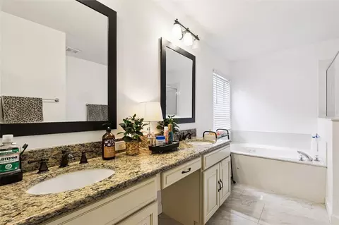 Bath - 248 Longhirst Loop, Ocoee, FL 34761 photo 1 of 4