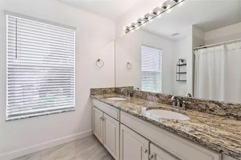 Bath - 248 Longhirst Loop, Ocoee, FL 34761 photo 2 of 4