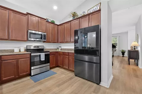 Kitchen - 1450 Osprey Ridge Dr, Eustis, FL 32736 photo 2 of 3
