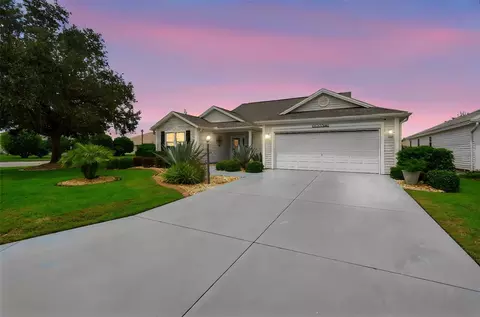 633 Cokesbury Dr, The Villages, FL 32162