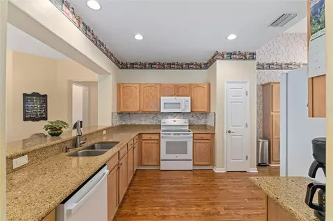 Kitchen - 9588 SE 124th Loop, Summerfield, FL 34491 photo 2 of 6