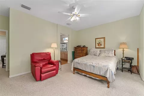 Bedroom - 9588 SE 124th Loop, Summerfield, FL 34491 photo 2 of 6