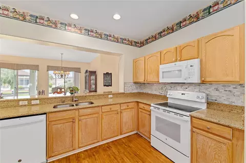 Kitchen - 9588 SE 124th Loop, Summerfield, FL 34491 photo 5 of 6