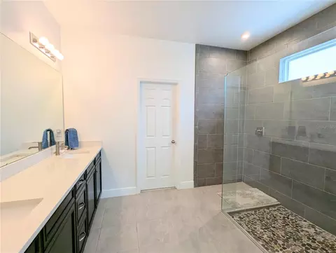 Bath - 2333 Farnham Dr, Ocoee, FL 34761 photo 4 of 6
