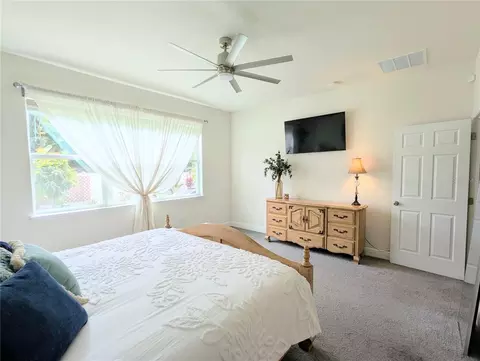 Bedroom - 2333 Farnham Dr, Ocoee, FL 34761 photo 7 of 9