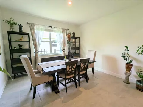 Dining - 2333 Farnham Dr, Ocoee, FL 34761 photo 2 of 5