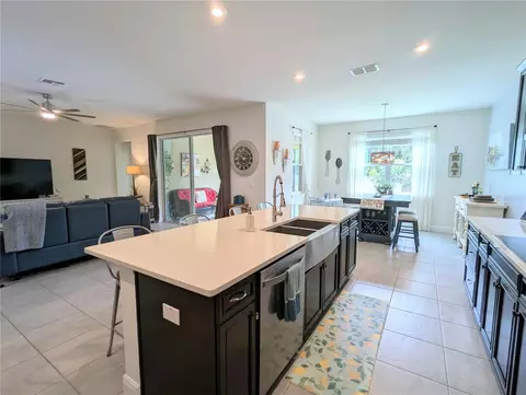 Kitchen - 2333 Farnham Dr, Ocoee, FL 34761 photo 4 of 6