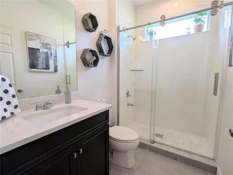 Bath - 2333 Farnham Dr, Ocoee, FL 34761 photo 1 of 6