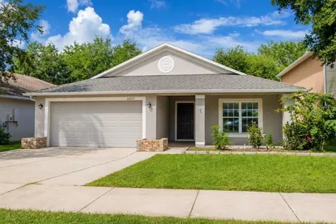 2257 Martins Run, Tavares, FL 32778
