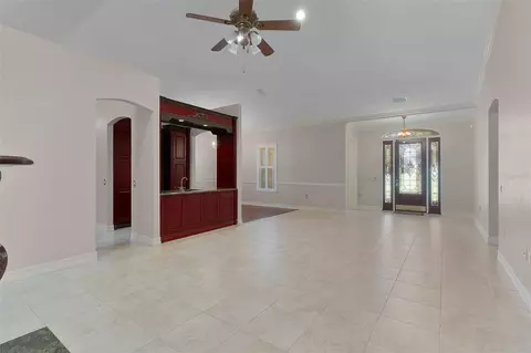 Living - 812 SE 36th Ln, Ocala, FL 34471 photo 3 of 9