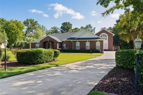 Exterior - 812 SE 36th Ln, Ocala, FL 34471 photo 16 of 21