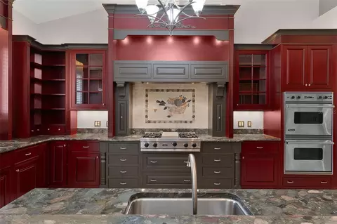 Kitchen - 812 SE 36th Ln, Ocala, FL 34471 photo 3 of 9